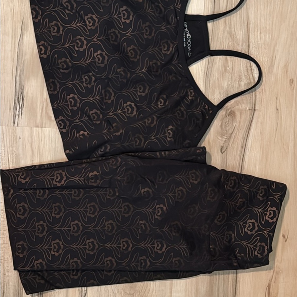 Beyond Yoga Black Gold Set